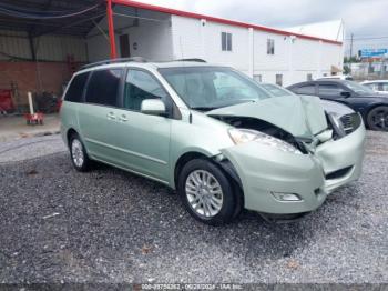  Salvage Toyota Sienna