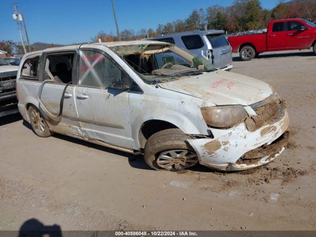  Salvage Chrysler Town & Country