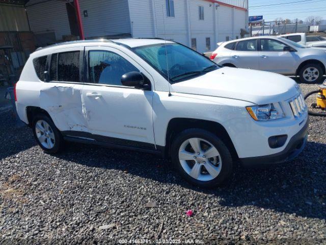  Salvage Jeep Compass