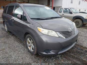  Salvage Toyota Sienna