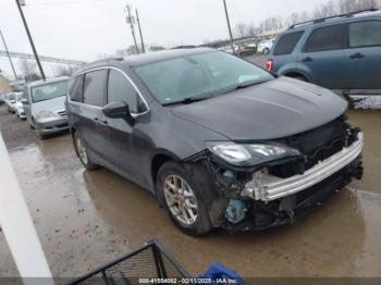  Salvage Chrysler Pacifica