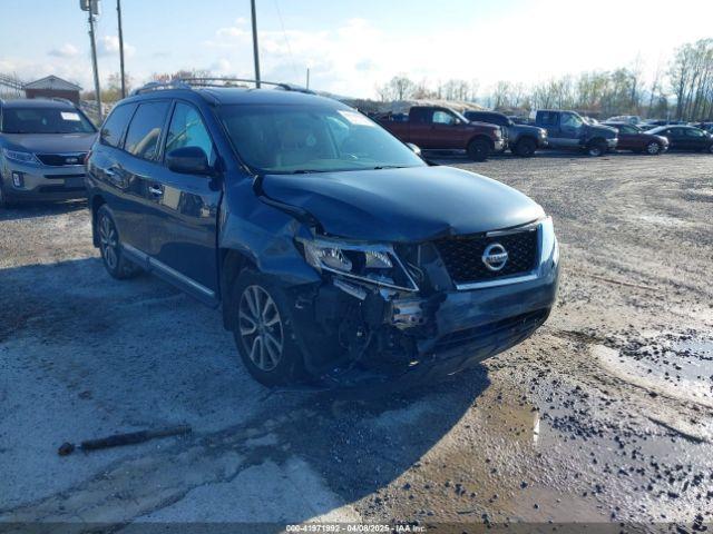  Salvage Nissan Pathfinder