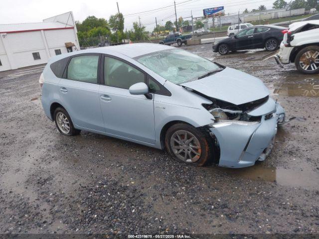  Salvage Toyota Prius v