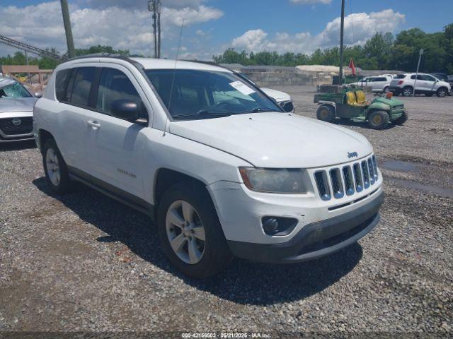  Salvage Jeep Compass