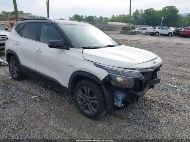 Salvage Kia Seltos