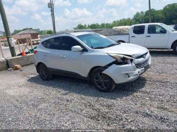 Salvage Hyundai TUCSON