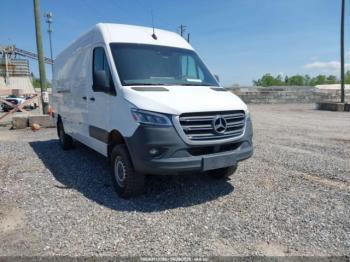  Salvage Mercedes-Benz Sprinter 2500