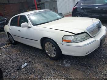  Salvage Lincoln Towncar