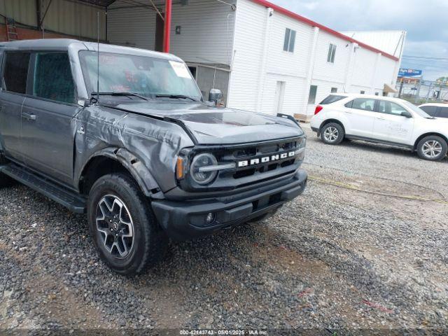  Salvage Ford Bronco