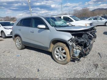  Salvage Kia Sorento