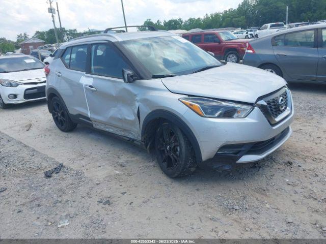  Salvage Nissan Kicks