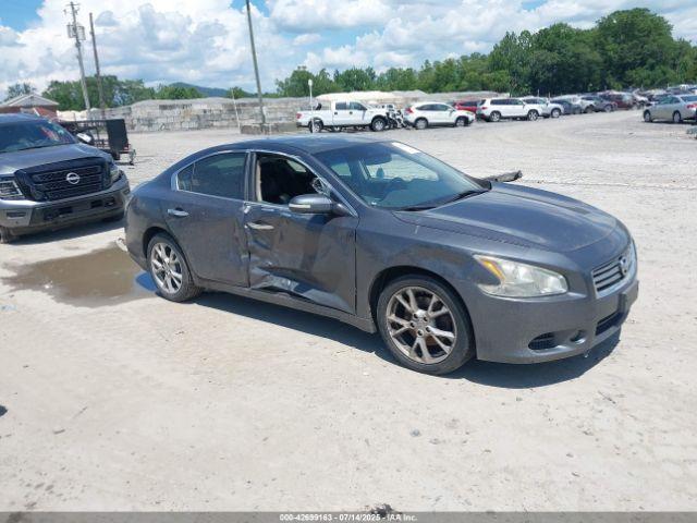  Salvage Nissan Maxima