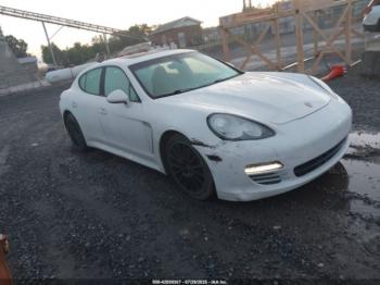  Salvage Porsche Panamera