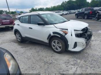  Salvage Nissan Kicks