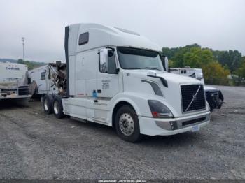  Salvage Volvo Vn