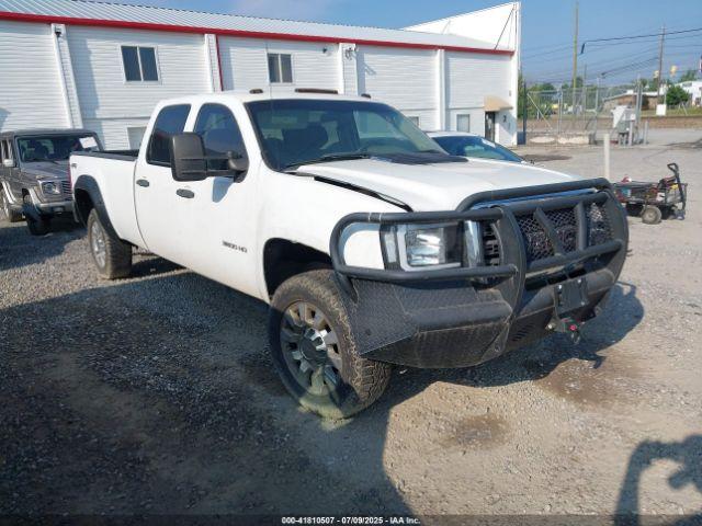  Salvage General Motors Sierra 3500HD