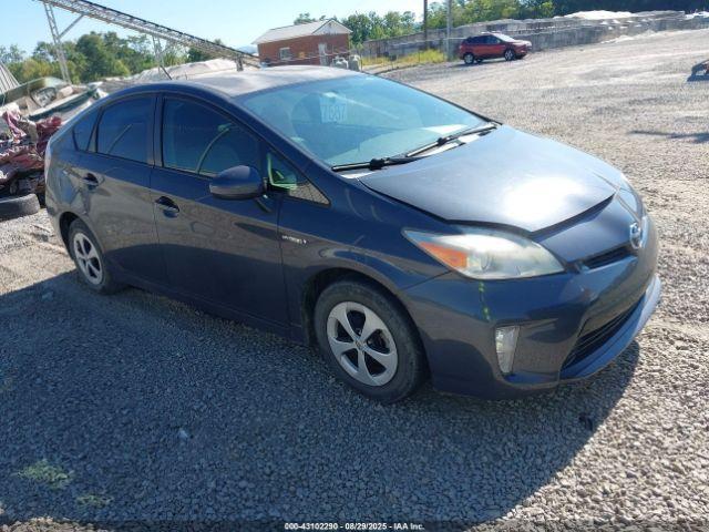  Salvage Toyota Prius