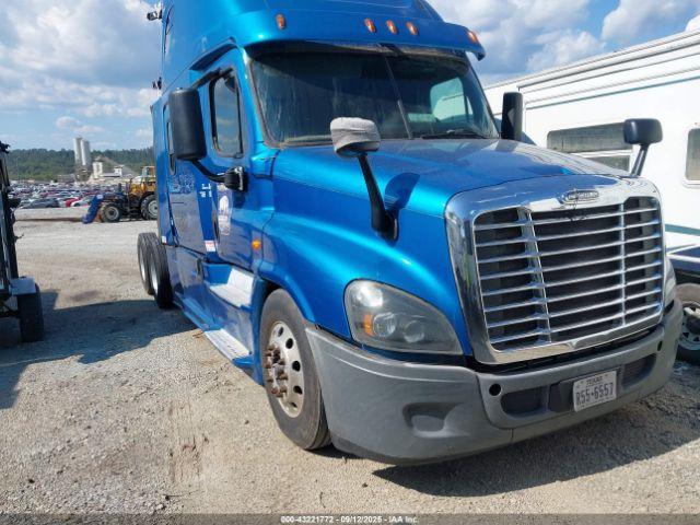  Salvage Freightliner Cascadia 125