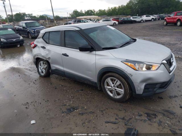  Salvage Nissan Kicks