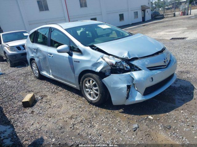  Salvage Toyota Prius v
