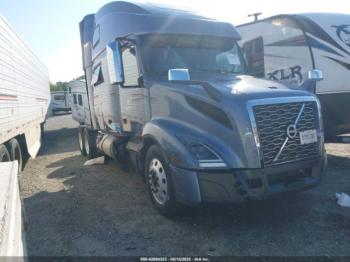  Salvage Volvo Vnl
