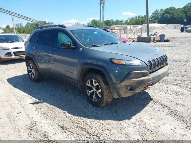  Salvage Jeep Cherokee