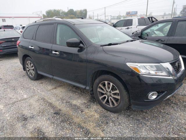  Salvage Nissan Pathfinder