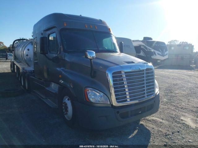  Salvage Freightliner Cascadia 125