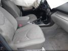 Toyota RAV4 Image 9