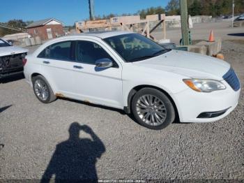  Salvage Chrysler 200