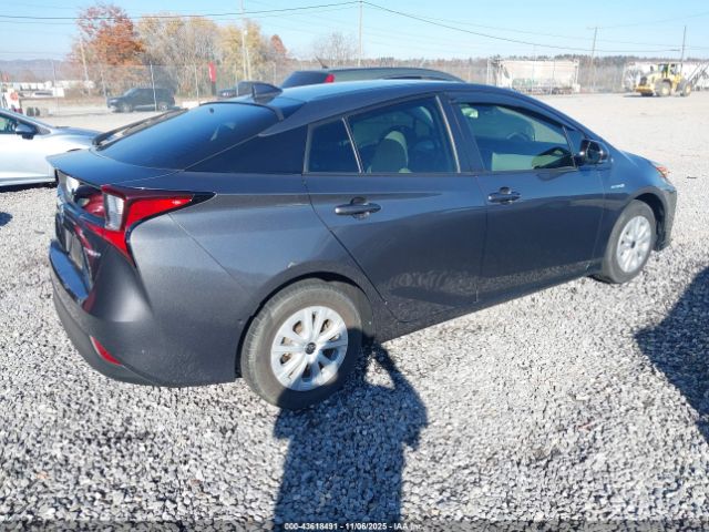 Toyota Prius Le Image 3