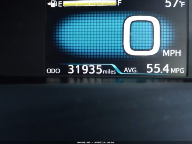 Toyota Prius Le Image 14