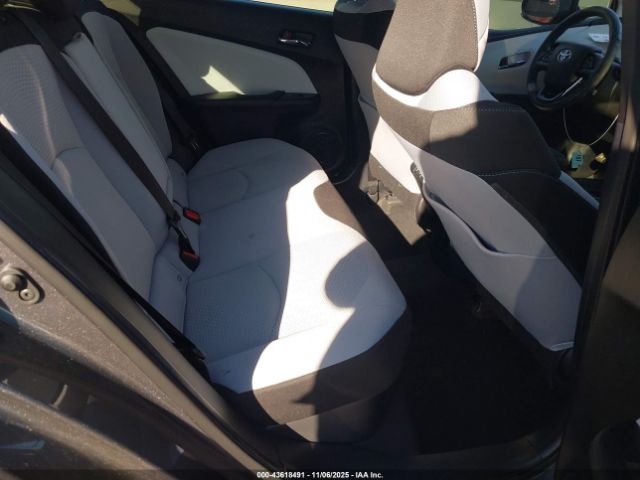 Toyota Prius Le Image 6