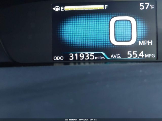 Toyota Prius Le Image 16