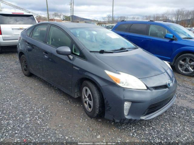  Salvage Toyota Prius