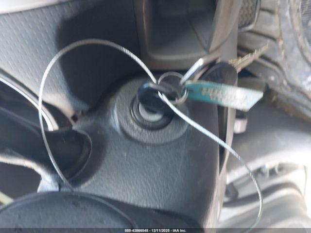 Toyota Tacoma Base V6 Image 9