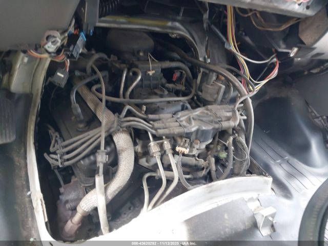 Chevrolet Express Image 5