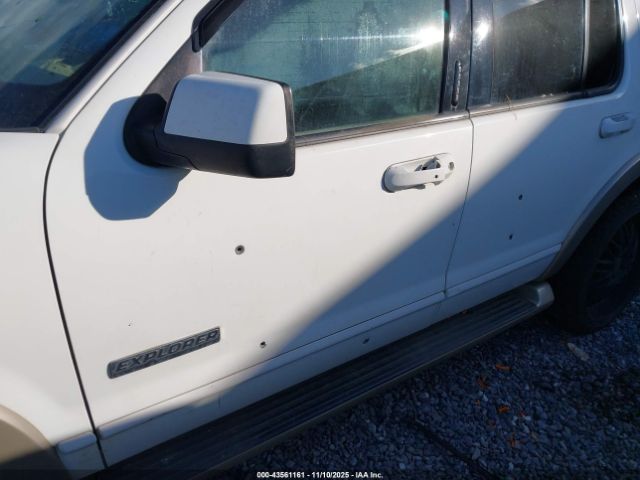 Ford Explorer Eddie Bauer Image 9