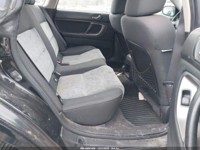 Subaru Outback 2.5i Image 5