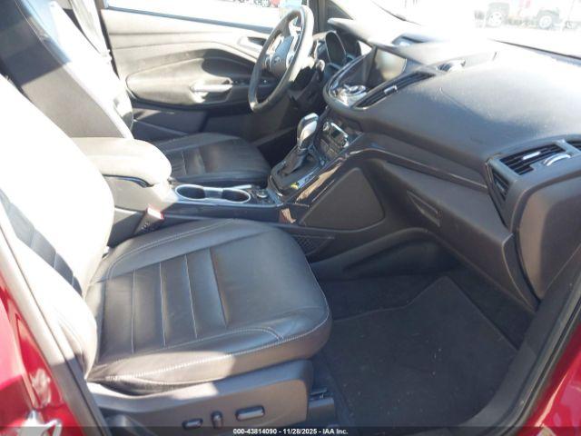 Ford Escape Titanium Image 7