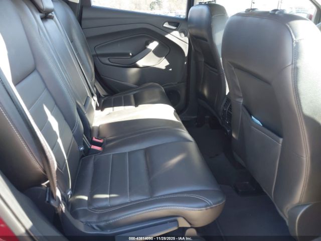 Ford Escape Titanium Image 12