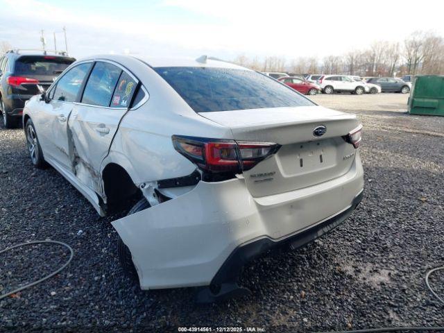 Subaru Legacy Limited Image 6