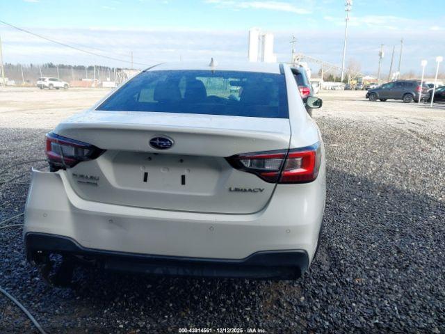 Subaru Legacy Limited Image 16