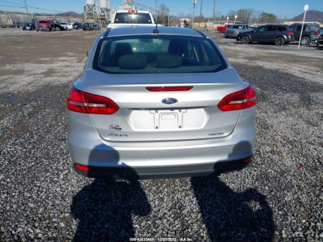 Ford Focus S Image 10