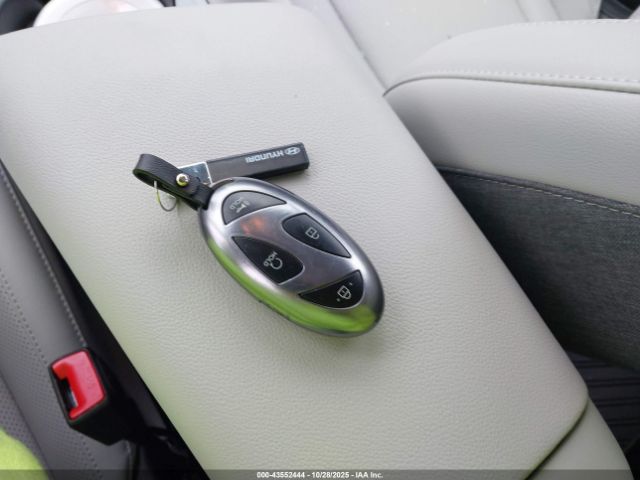 Hyundai ELANTRA Limited Image 10