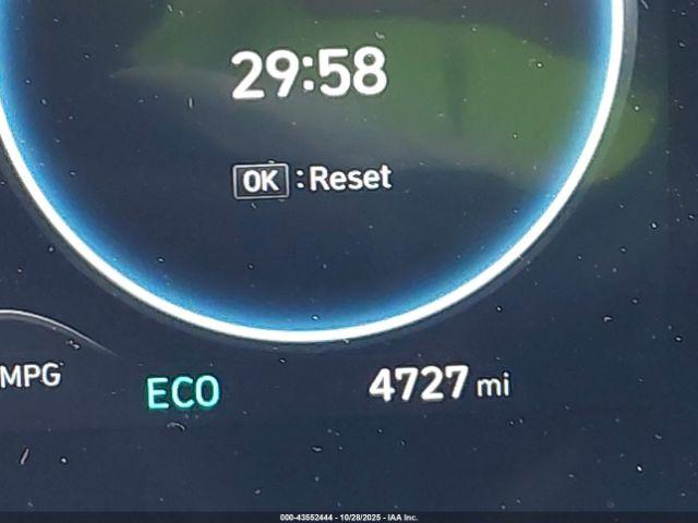 Hyundai ELANTRA Limited Image 11