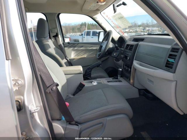 Jeep Liberty Sport Image 11