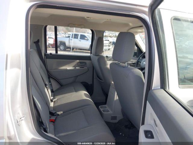 Jeep Liberty Sport Image 5