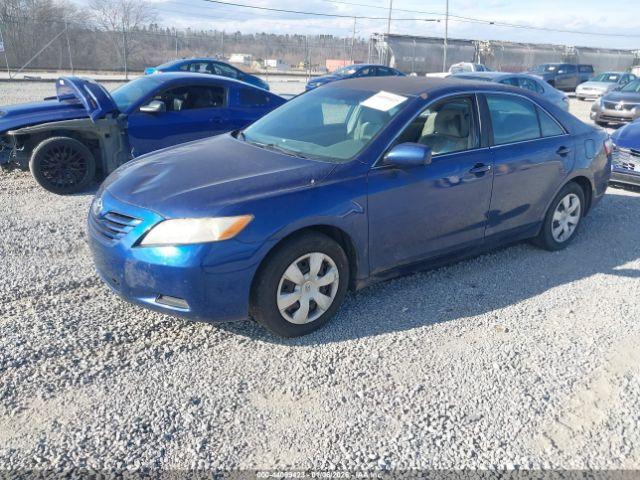 Toyota Camry Le Image 10