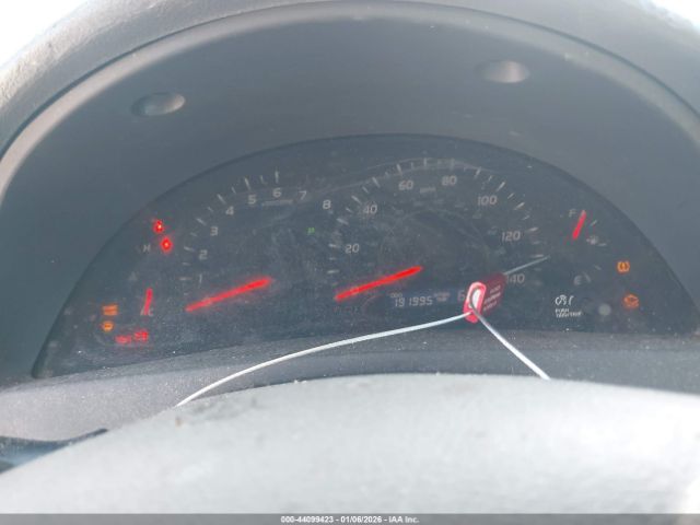 Toyota Camry Le Image 7